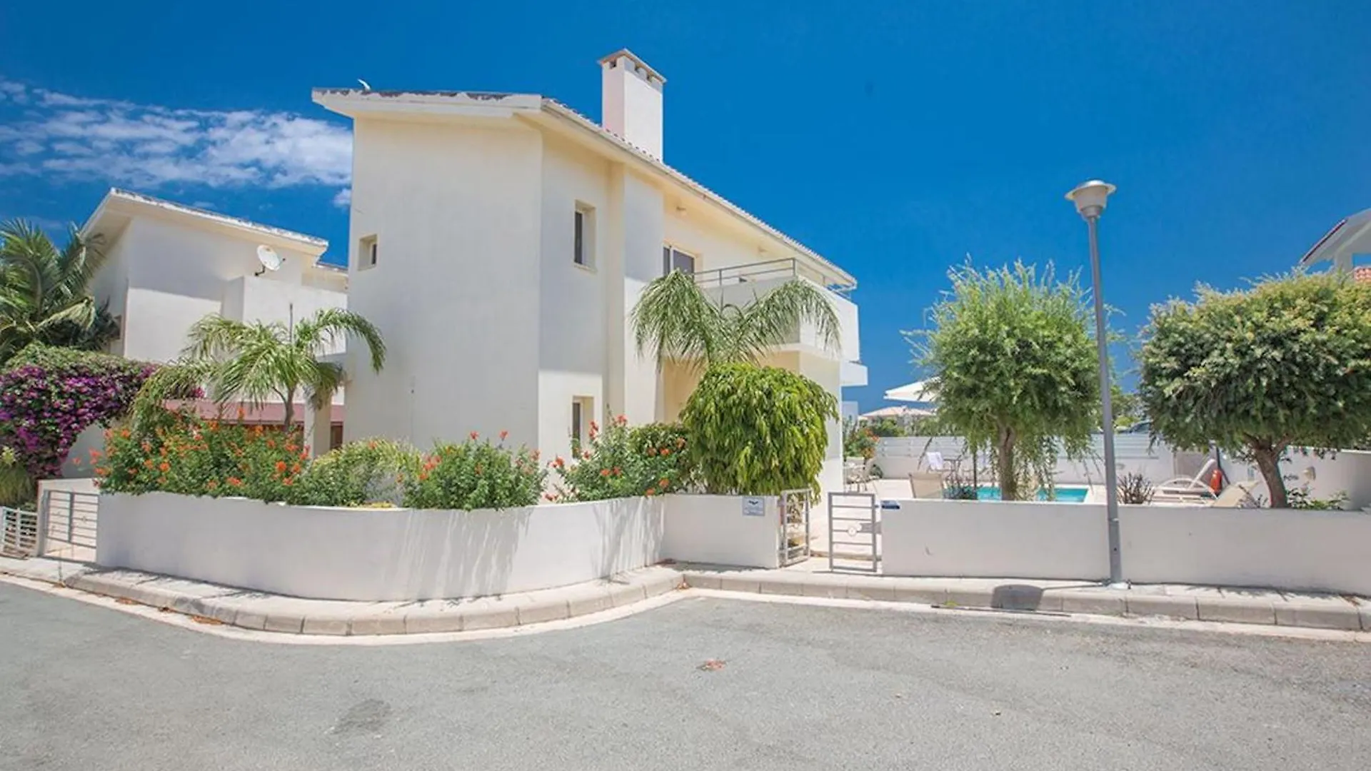 Central Protaras Villa 3 Bedrooms Private Pool Villa Dafnis Morfi Close To Protaras Strip Zypern