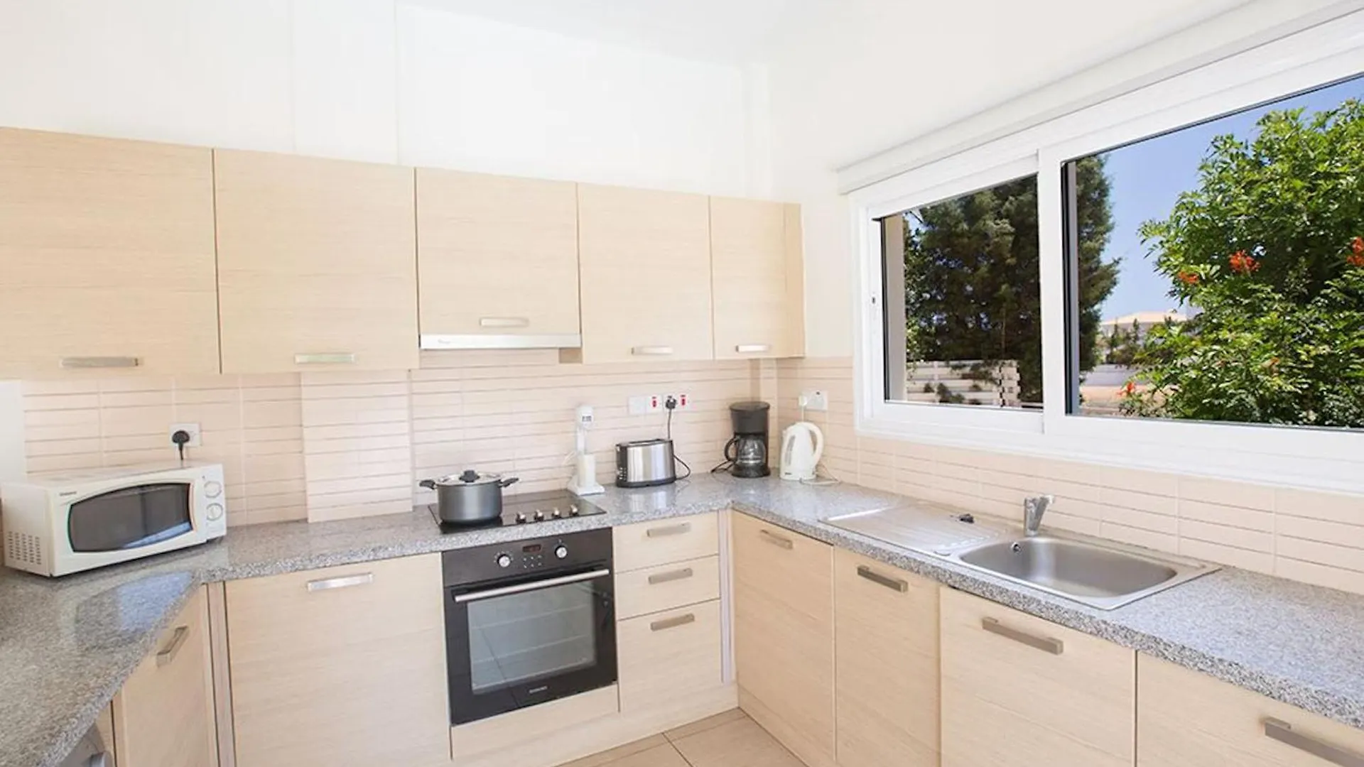 Central Protaras Villa 3 Bedrooms Private Pool Villa Dafnis Morfi Close To Protaras Strip